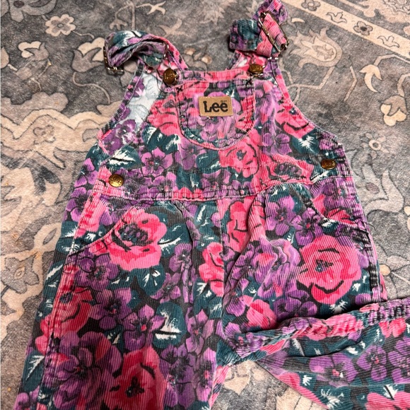 VINTAGE 90s Lee Kids Floral Overalls size 2T made in USA - Pink and Purple - Picture 4 of 10